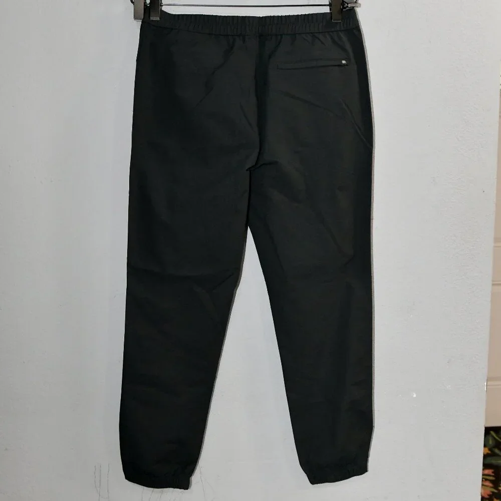 - Banana Republic Men's Tech Hybrid‎ Pant